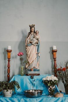 Le médaillon de la Vierge miraculeuse : qu'est-ce que c'est et pourquoi le porter ?